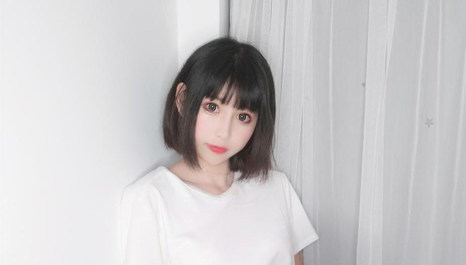 在51吃瓜app中下载、观看、收藏喜欢的内容
