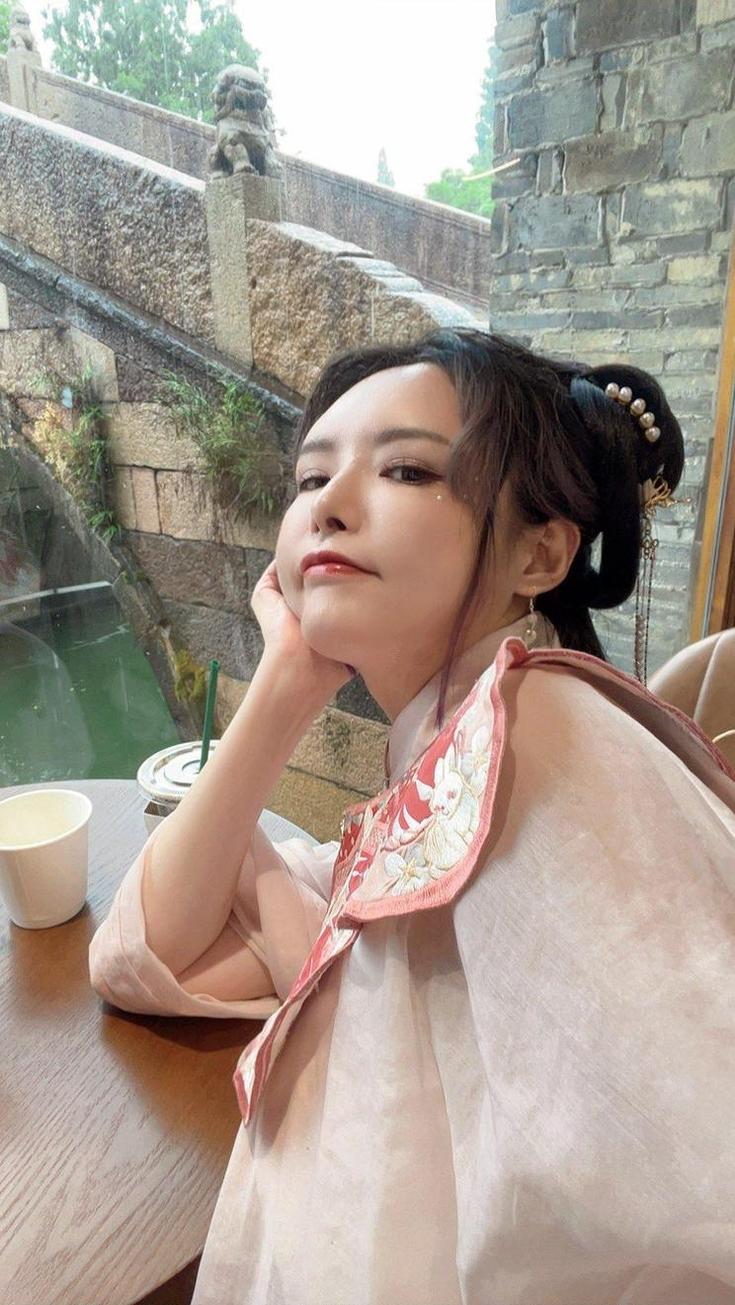 黑料不打烊tttzzz官网版传送门，免费分享最新热门资讯